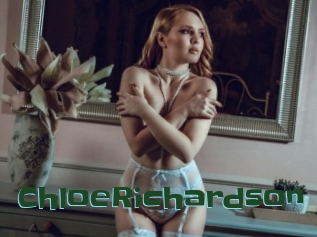 ChloeRichardson Jeune baise
