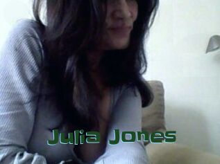 Julia_Jones