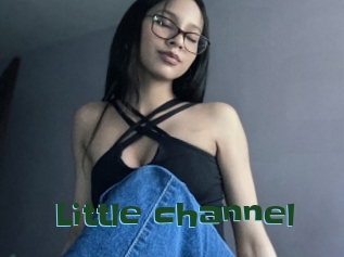 little_channel Jeune baise