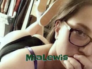 Mia_Lewis