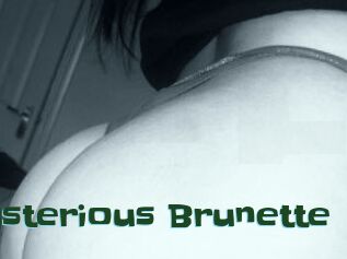 Mysterious_Brunette