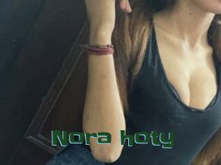Nora_hoty