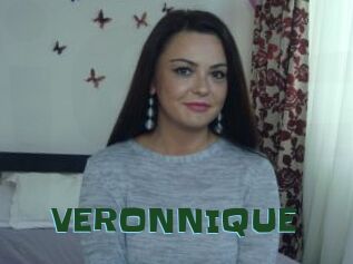 VERONNIQUE_